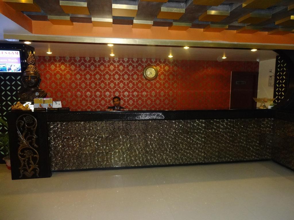 Hotel Avn Grand Ранчи Экстерьер фото