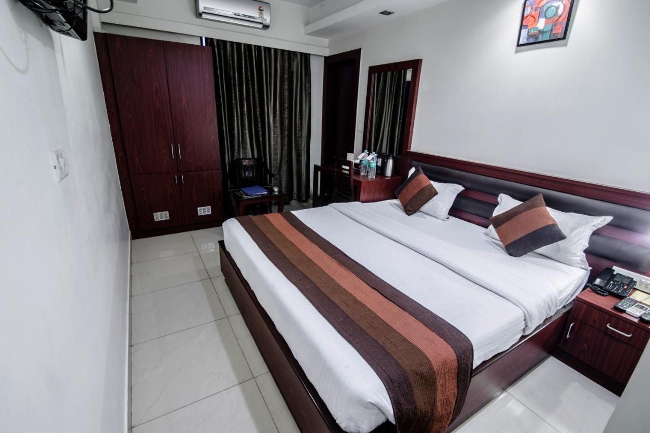 Hotel Avn Grand Ранчи Экстерьер фото