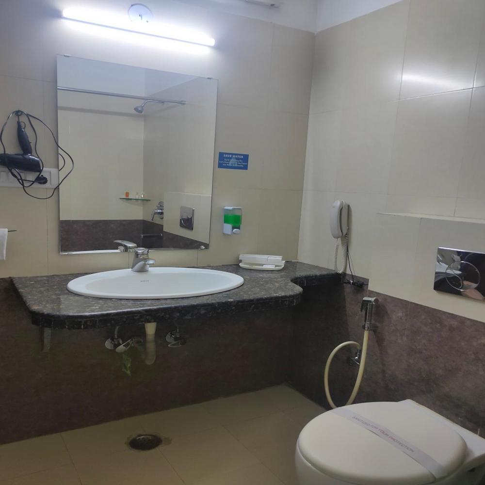 Hotel Avn Grand Ранчи Экстерьер фото