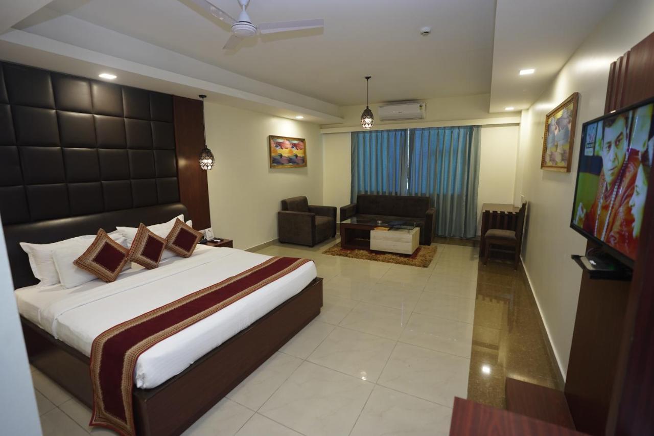 Hotel Avn Grand Ранчи Экстерьер фото