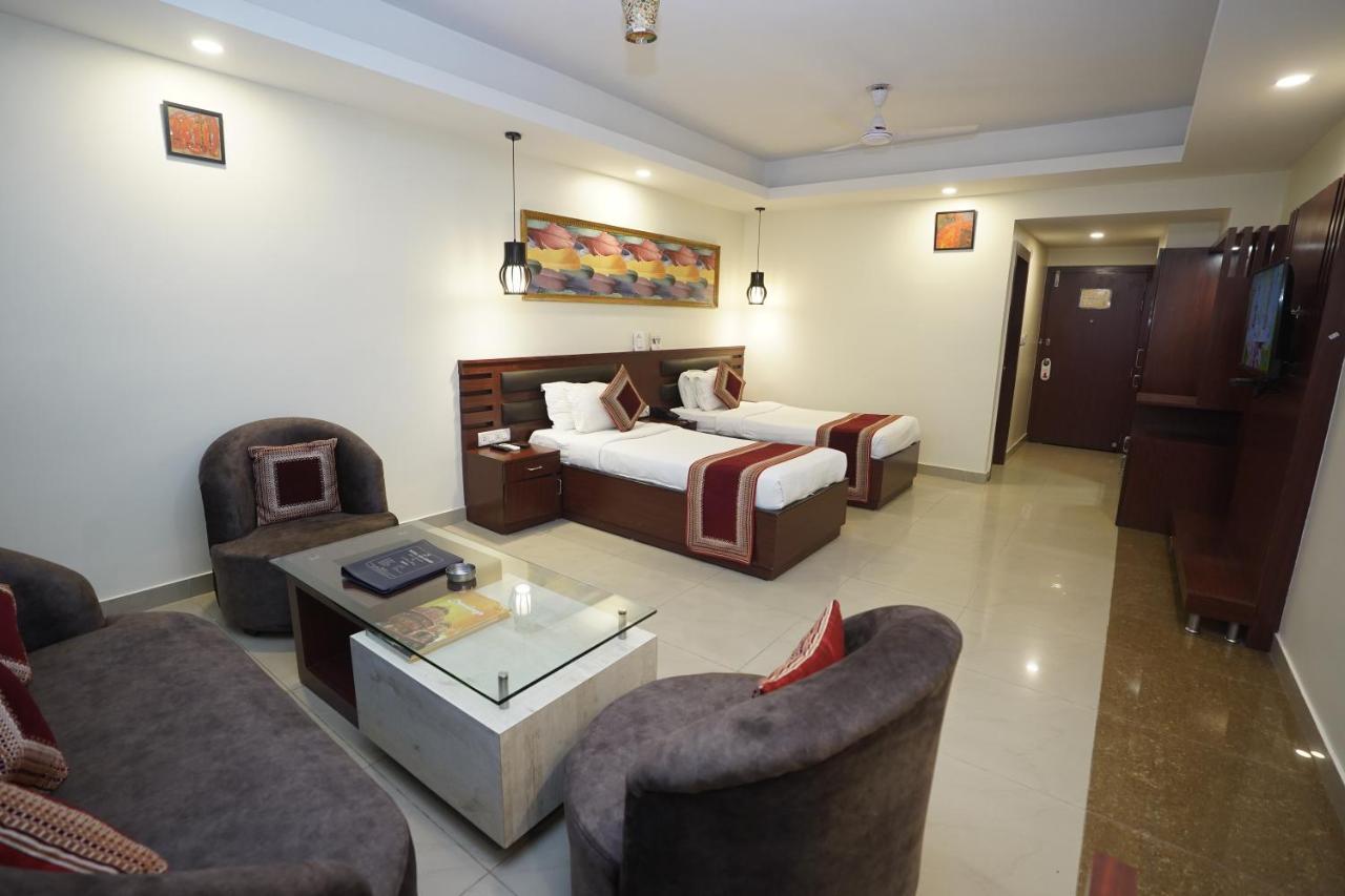Hotel Avn Grand Ранчи Экстерьер фото