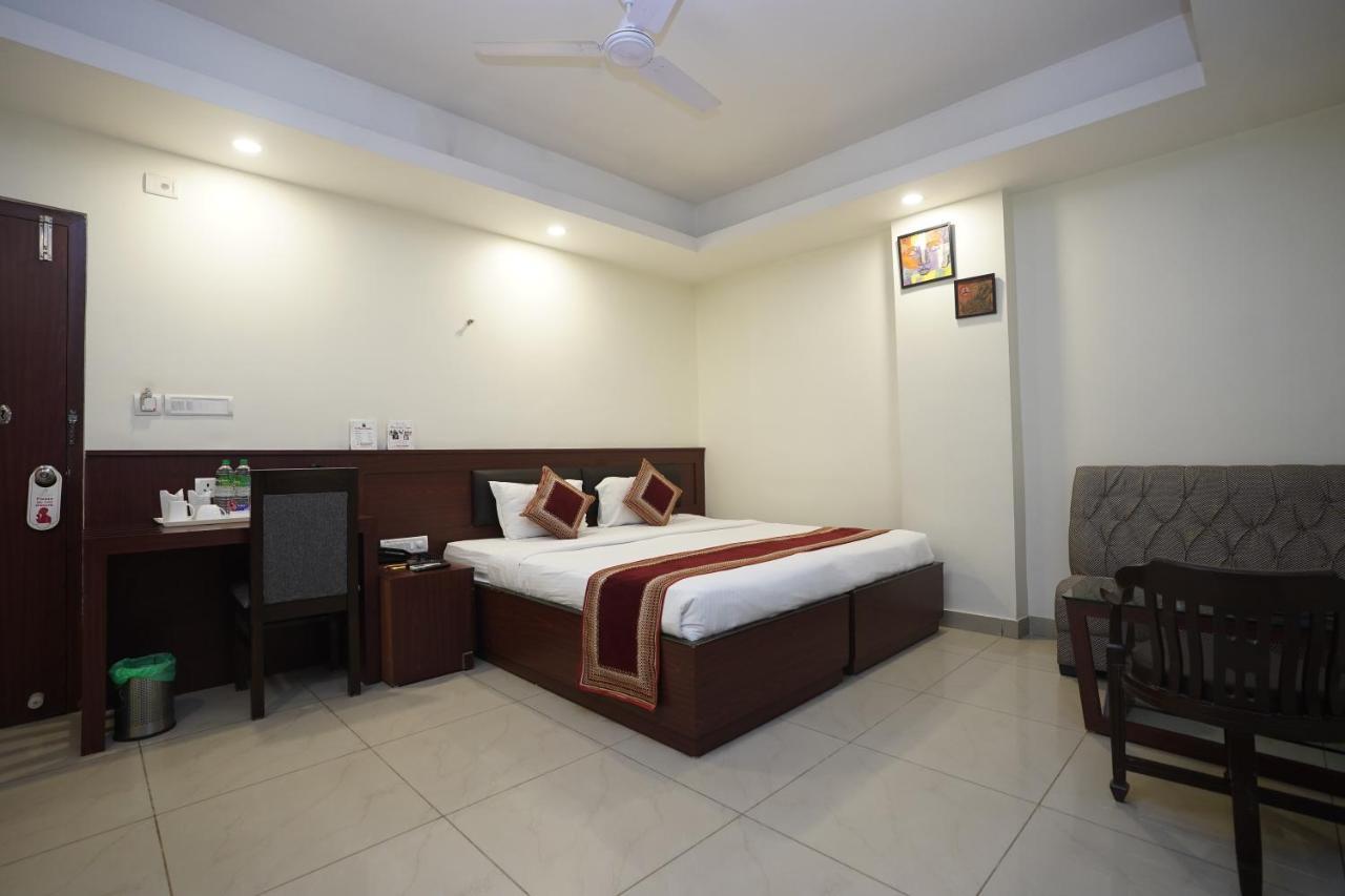 Hotel Avn Grand Ранчи Экстерьер фото