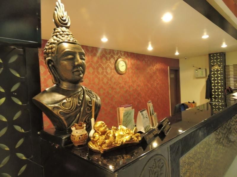 Hotel Avn Grand Ранчи Экстерьер фото