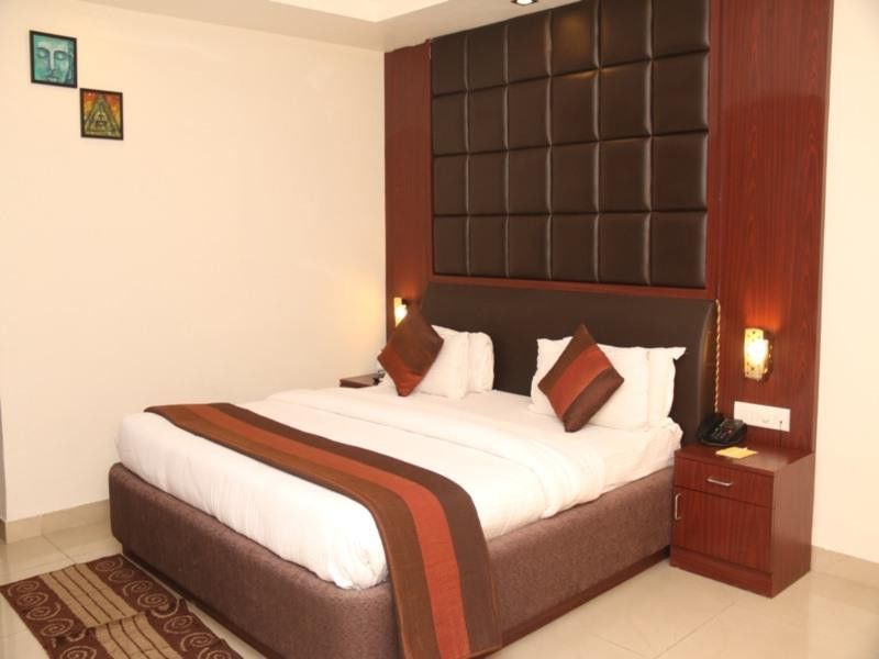 Hotel Avn Grand Ранчи Экстерьер фото
